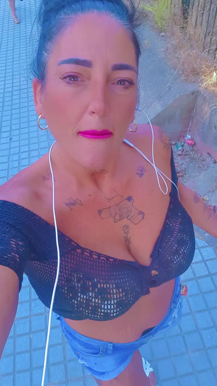 @ana cabello