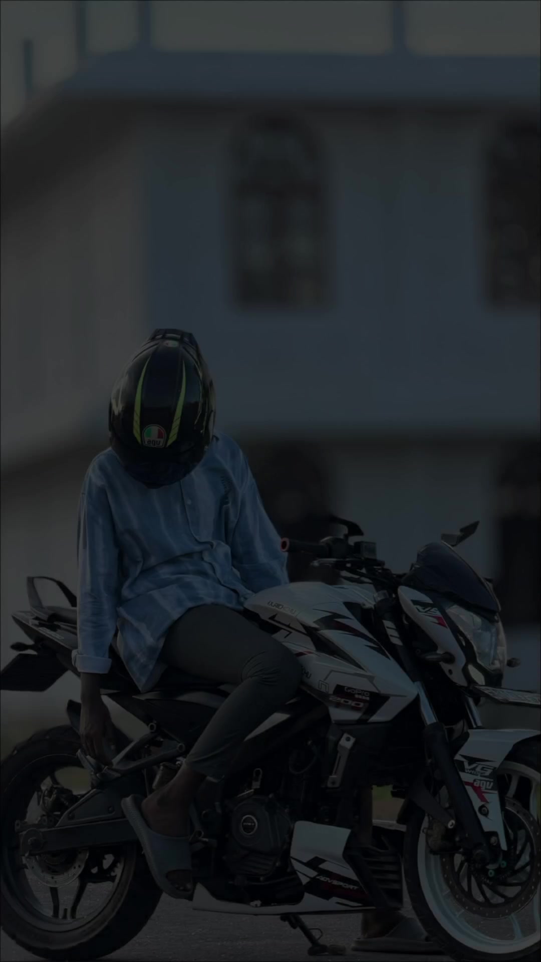 @𝙈 𝘼 𝙉 𝘾 𝙃 𝙐 🕊️