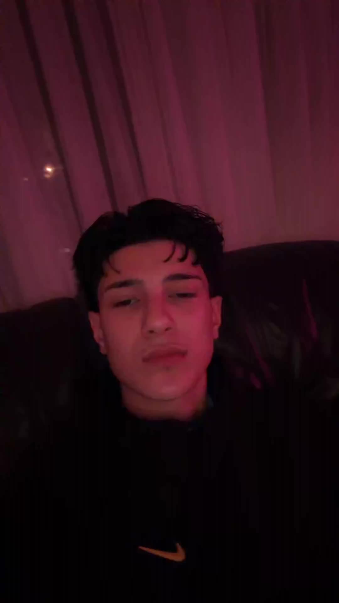 @Adnan🍫🍫