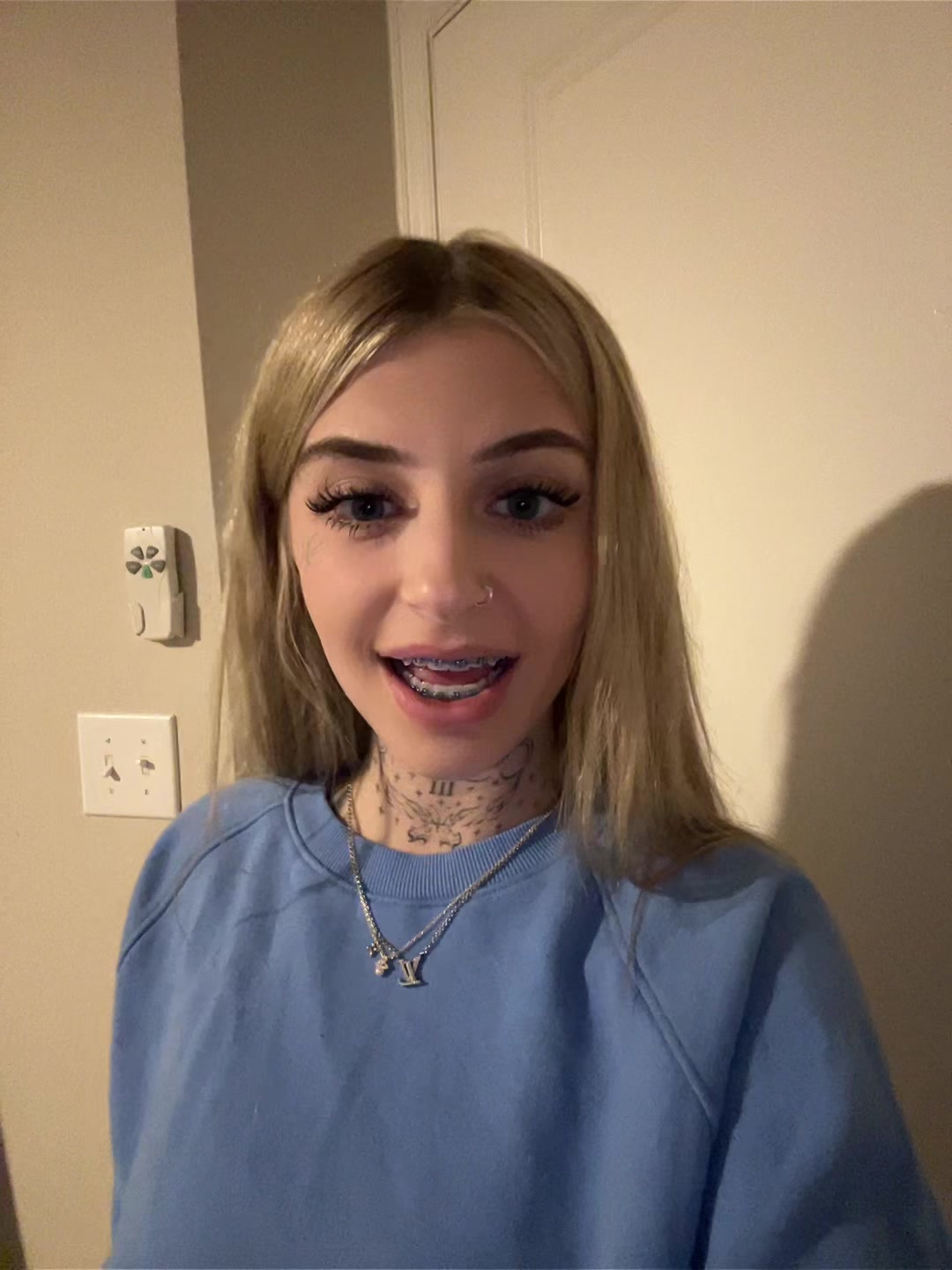 Lilyrrrose (@remmy2skreet) - Urlebird