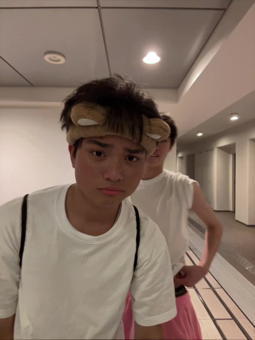 @デセン