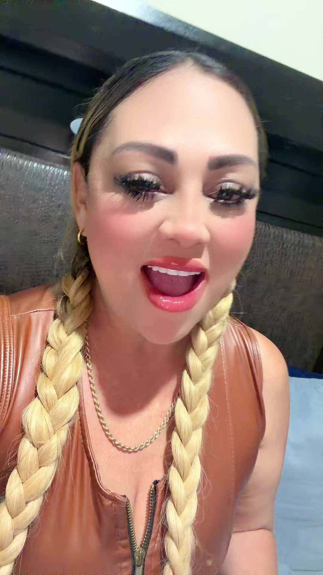 @Zitliali Núñez Oficial