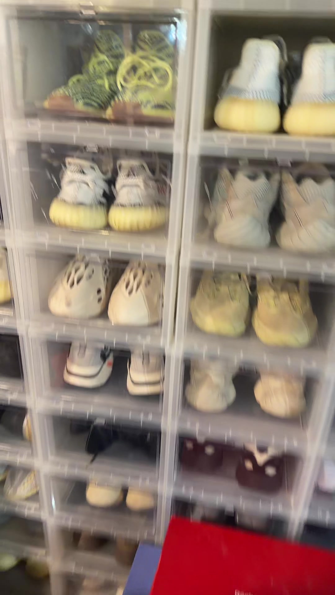 @sneakersundaii