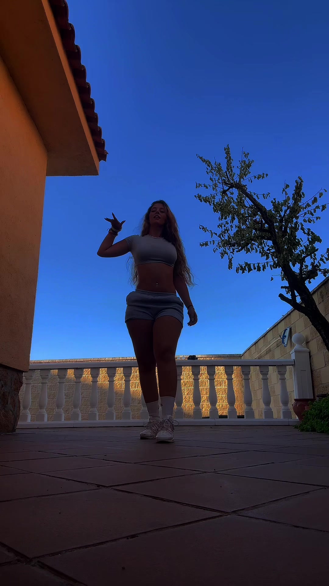 @𝔰𝔞𝔯𝔞🦋