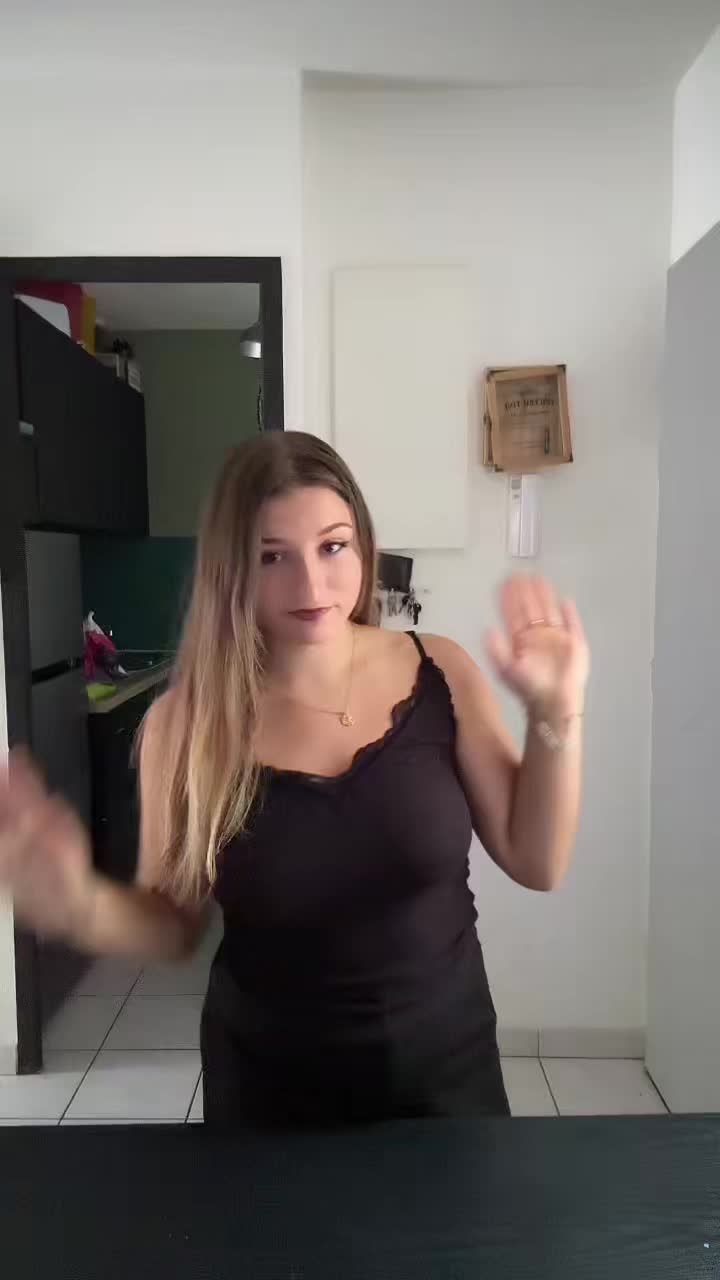 @Lolottey_