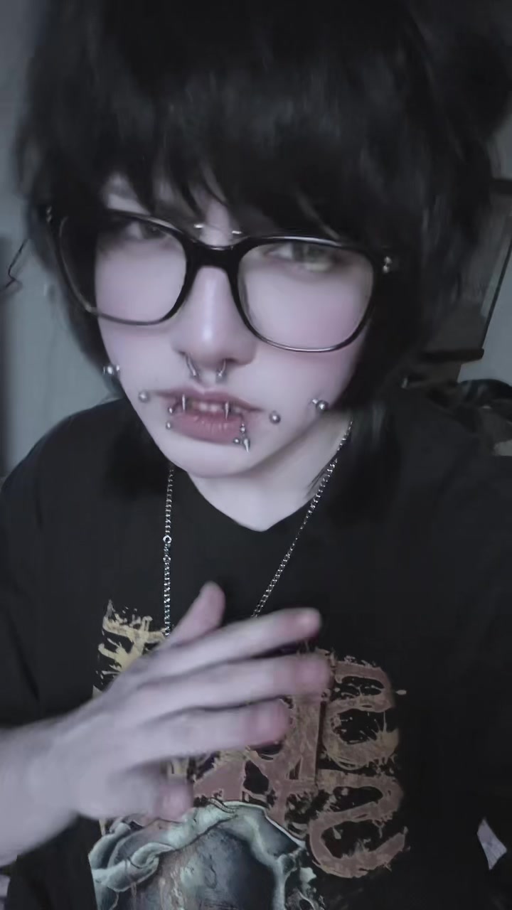 @dogferatu