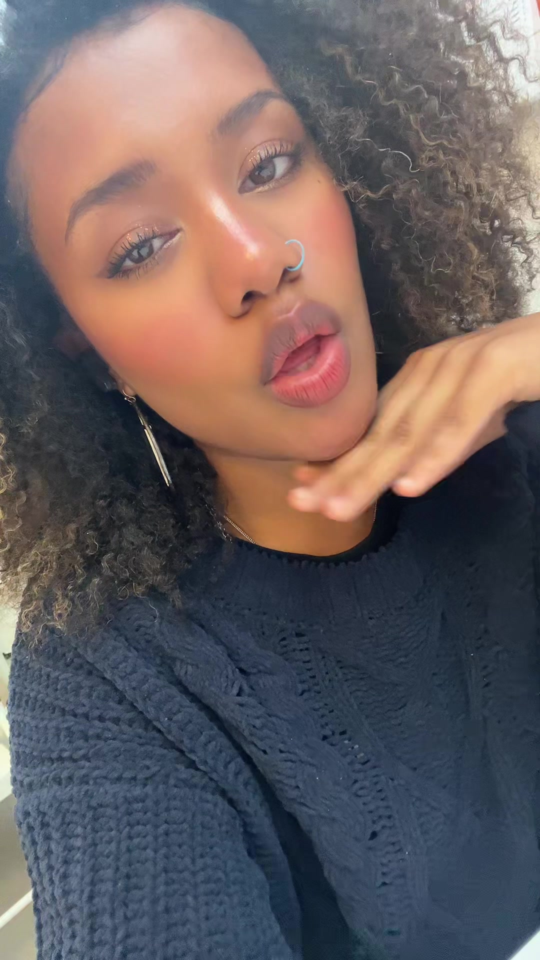 @Bella