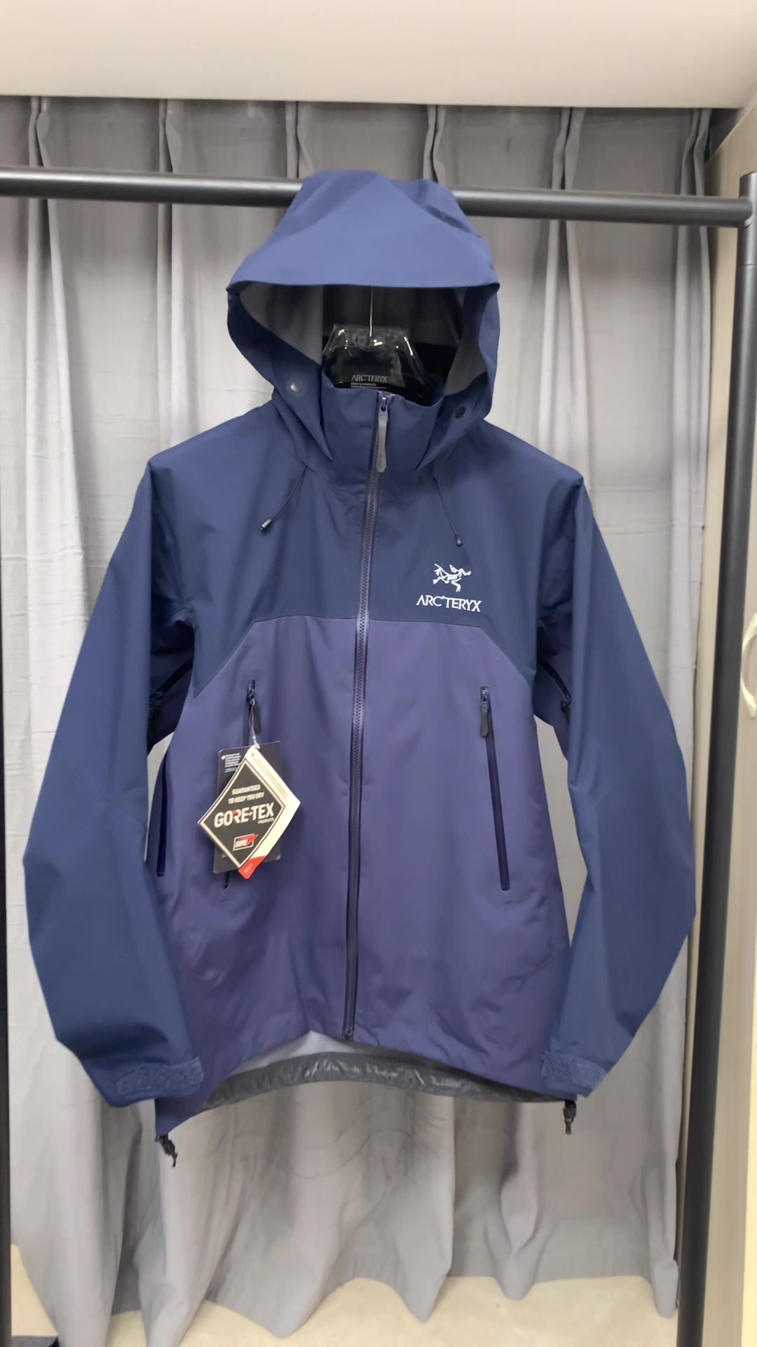 @skiingjacket