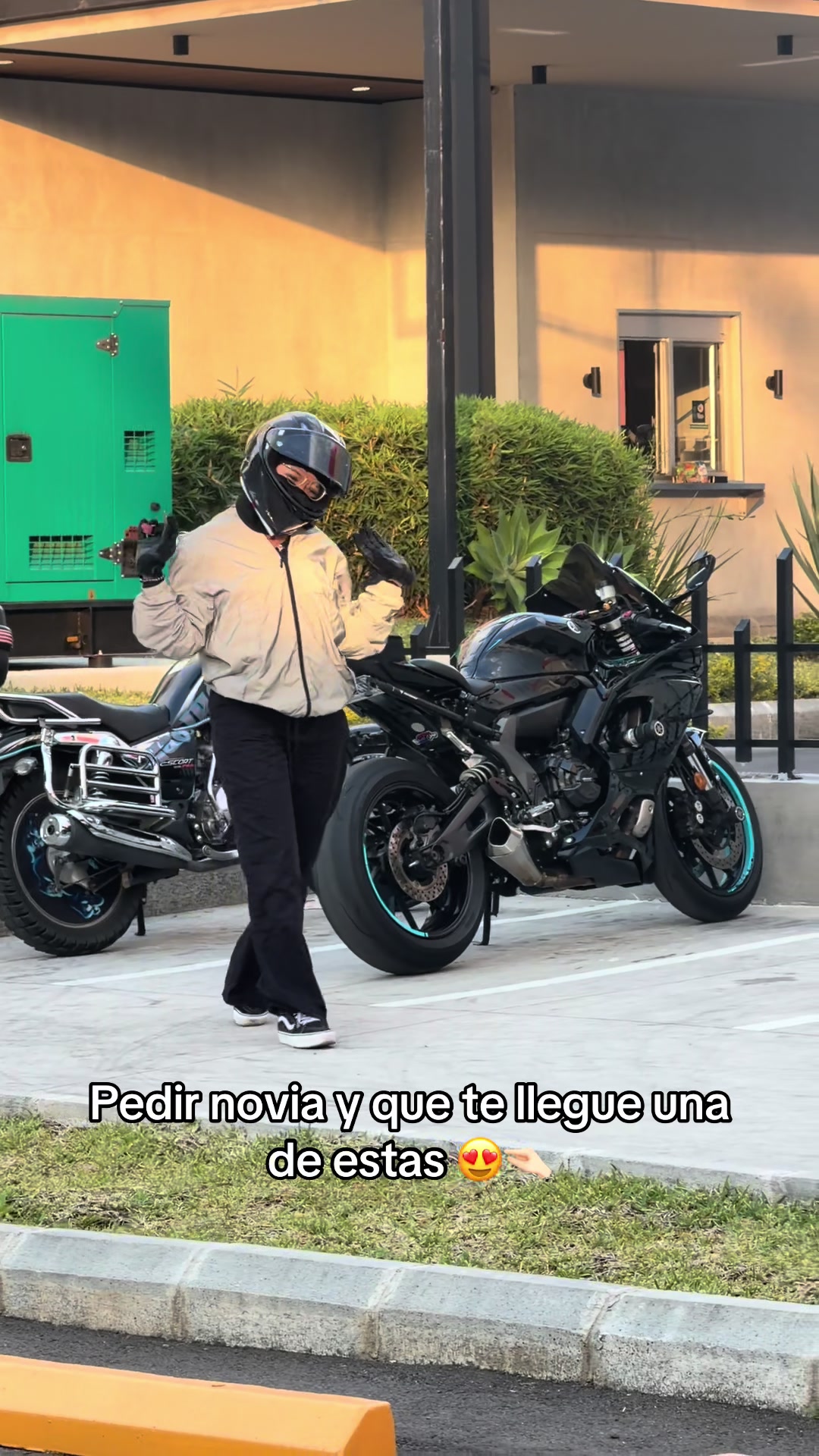 @Mitzy🖤
