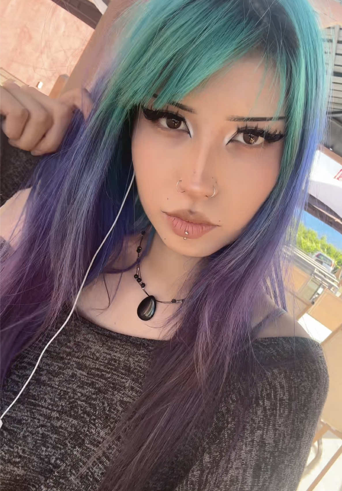 @⟡