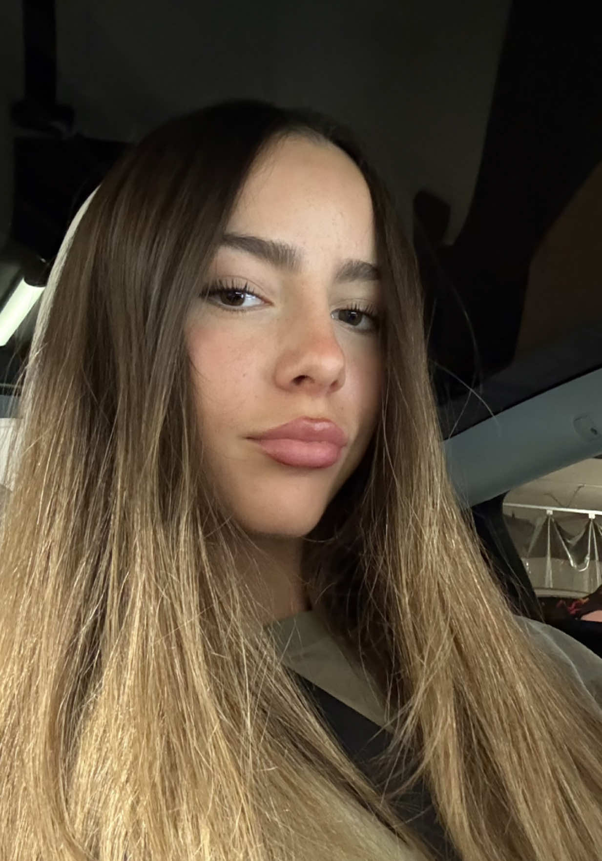 @meelahangelina