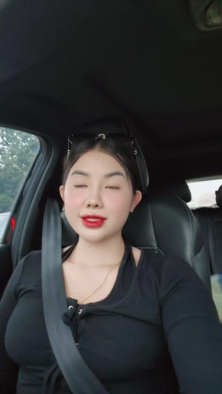 @nkauj see xyooj