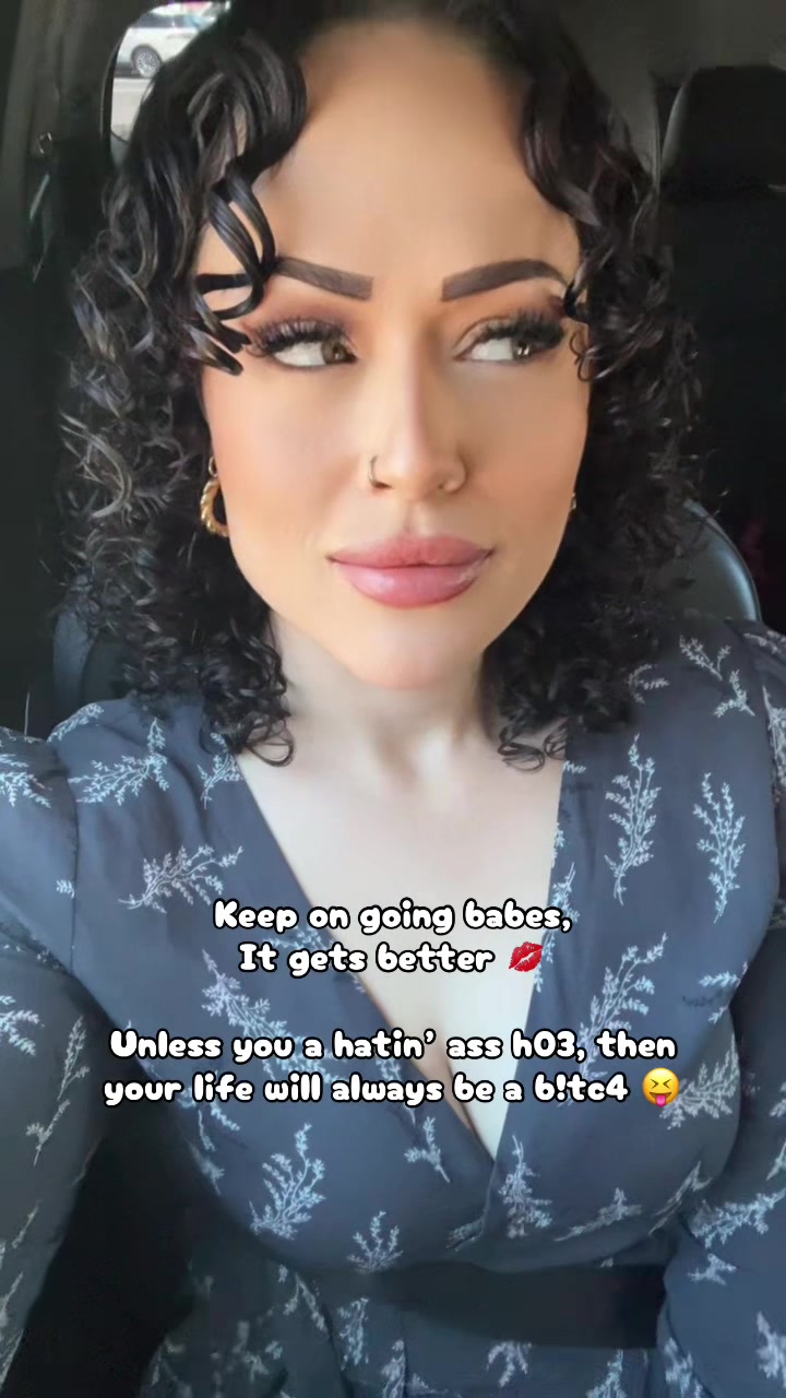 @Divinely_Dez