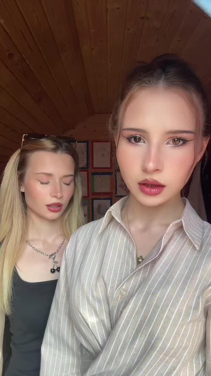 @Юлька🎀