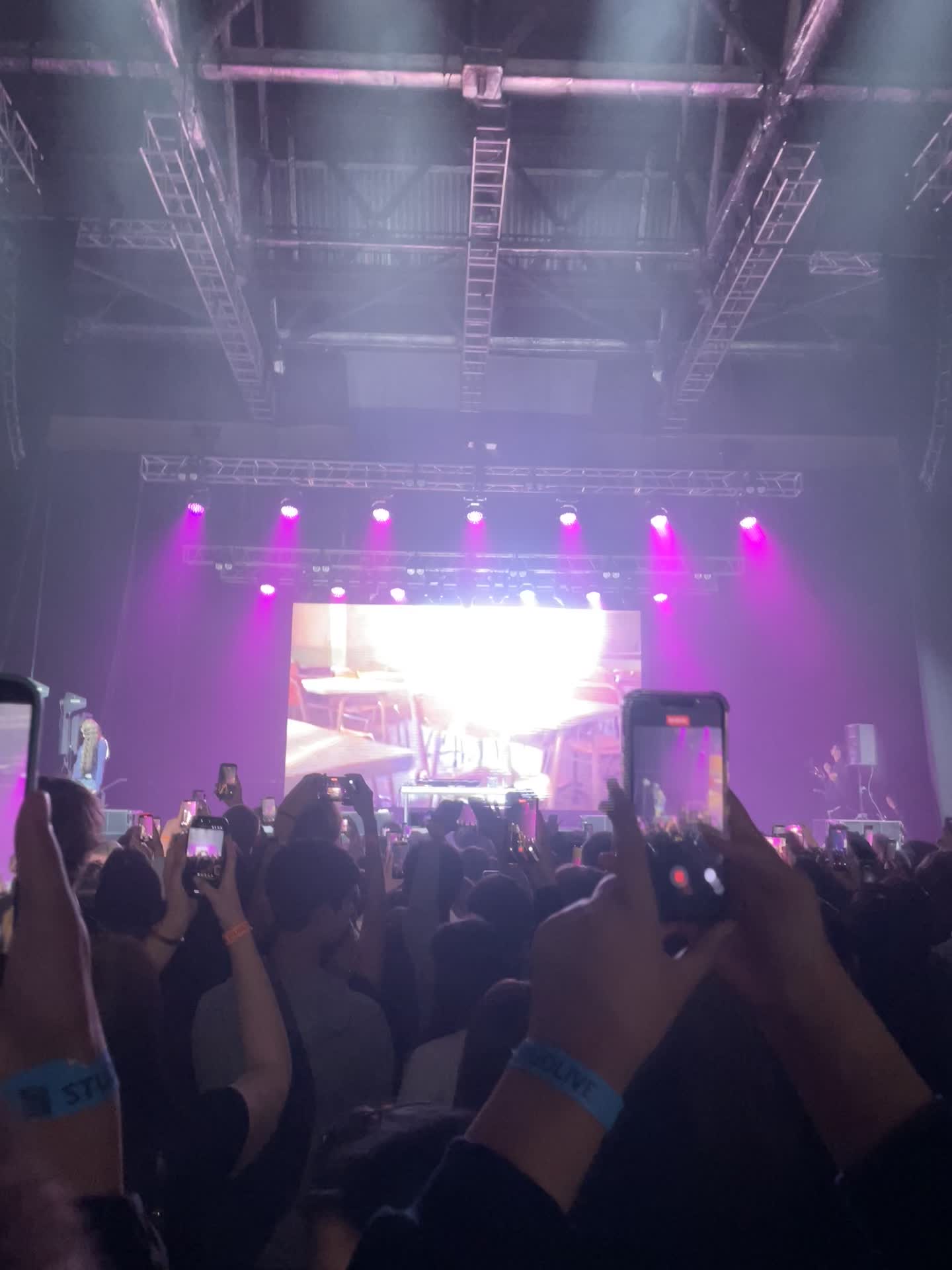 @дуня