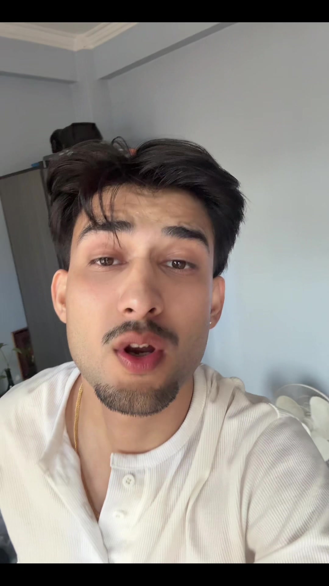 @हि