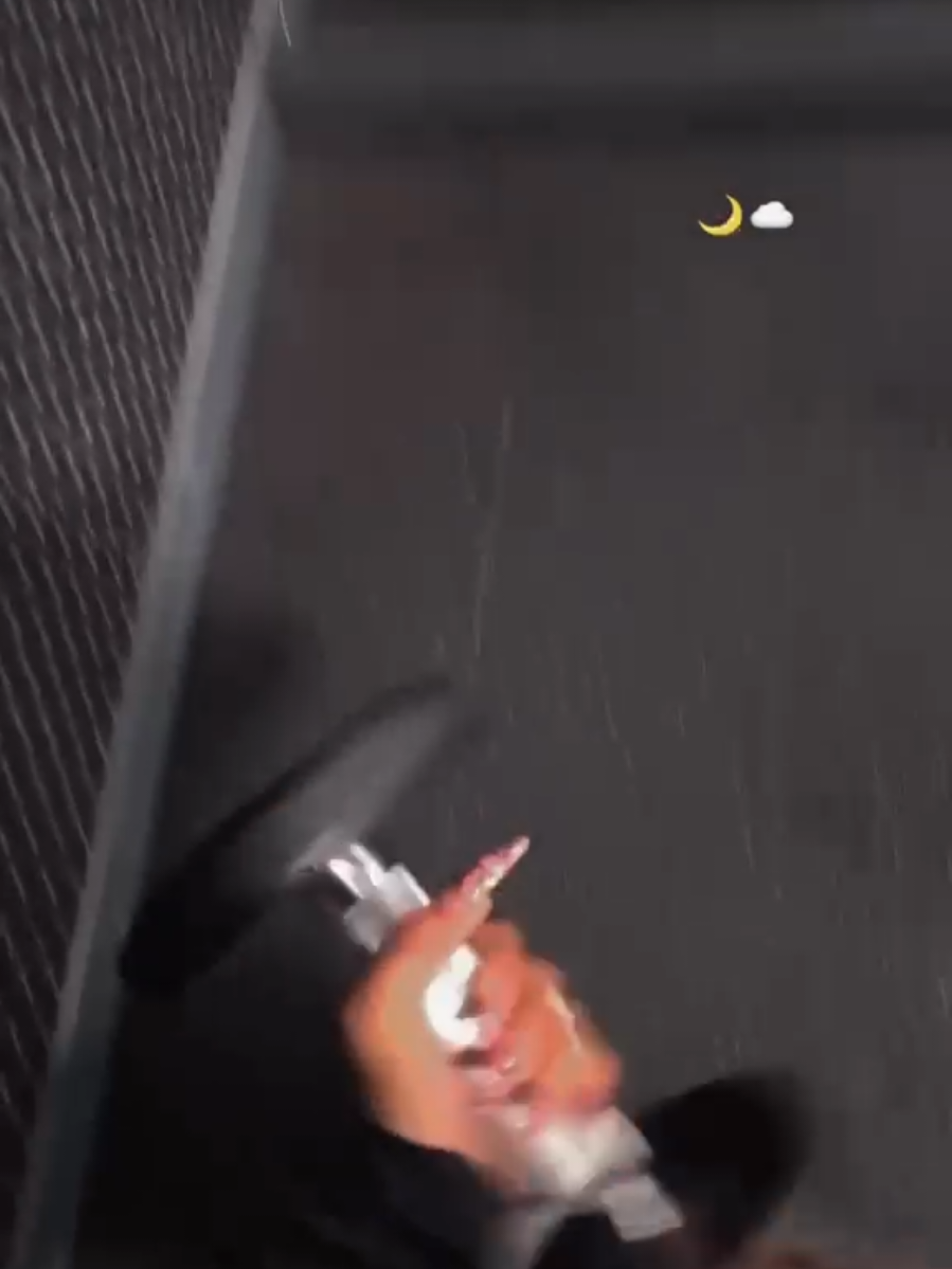 @🦋