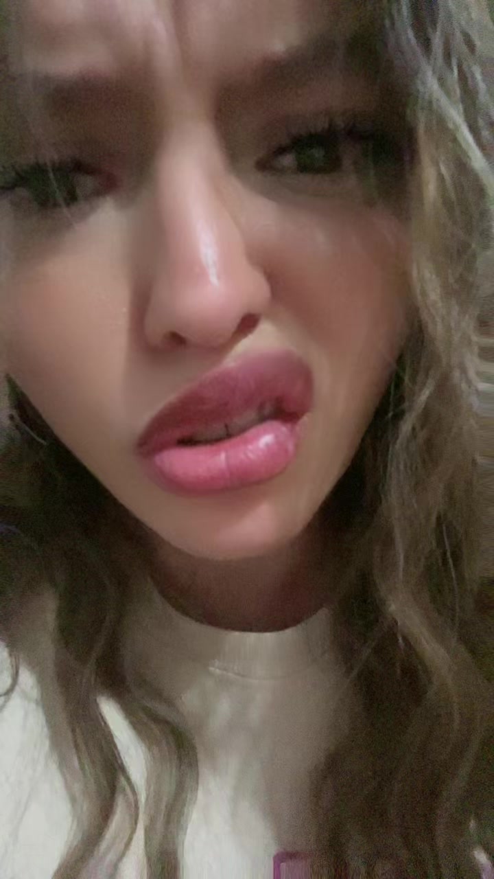 @Karla Fernanda Sigue