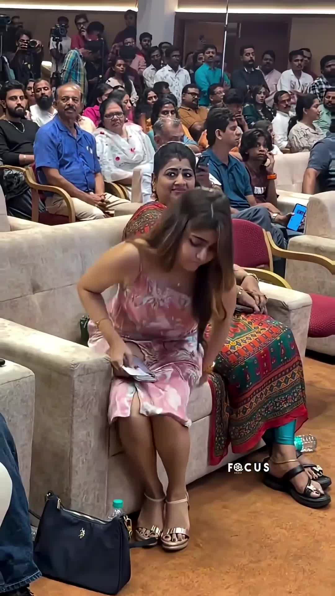 @𝗕𝘂𝗯𝗯𝗹𝘆 𝗚𝗶𝗿𝗹 🎈