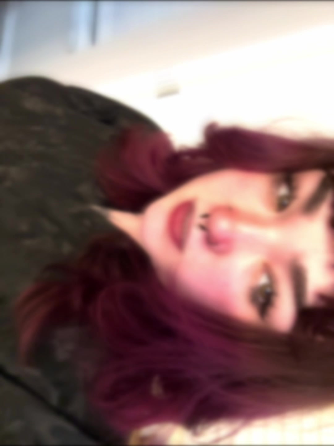 @😸