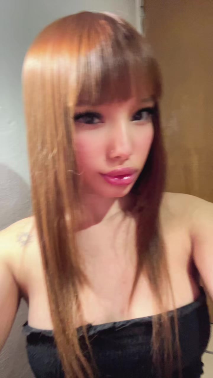 @larameza_