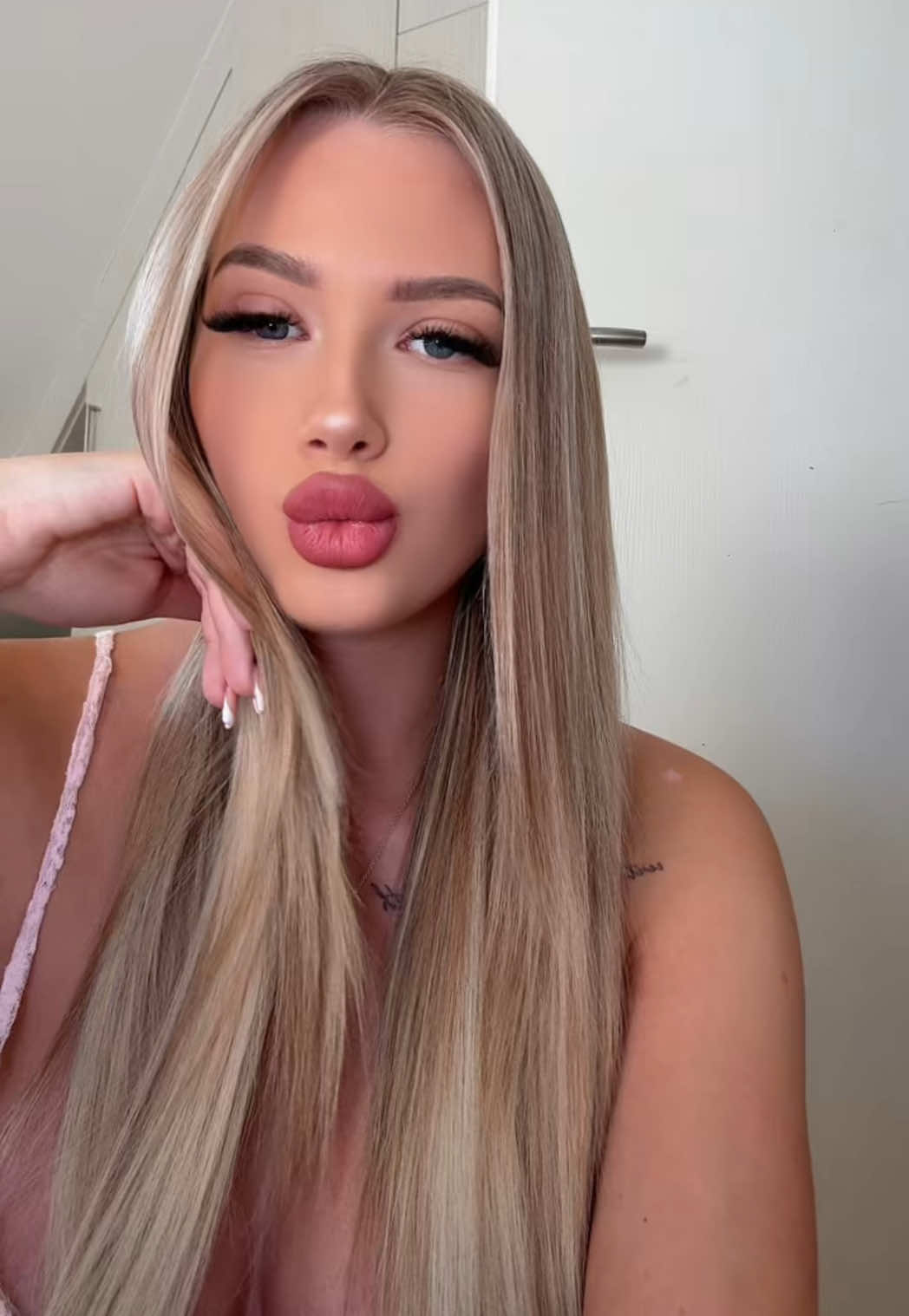 @your fav blondie 💕