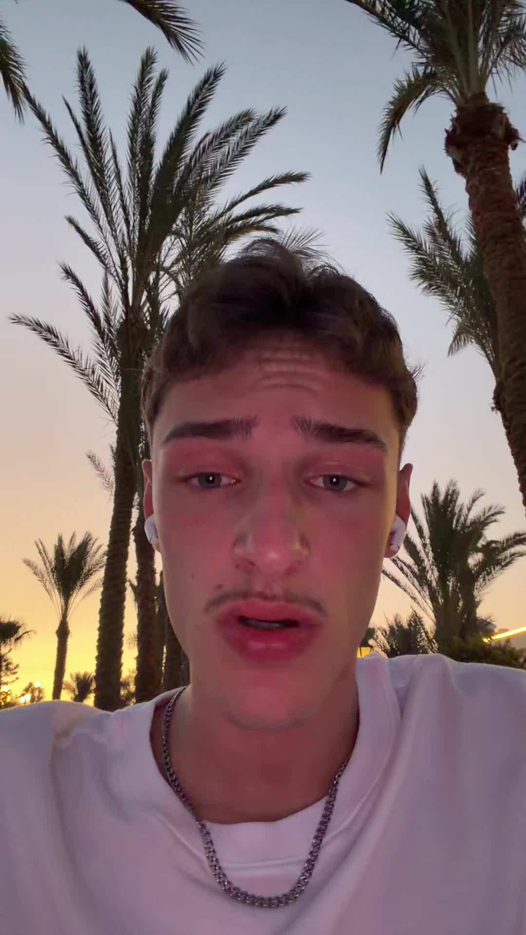 @simon