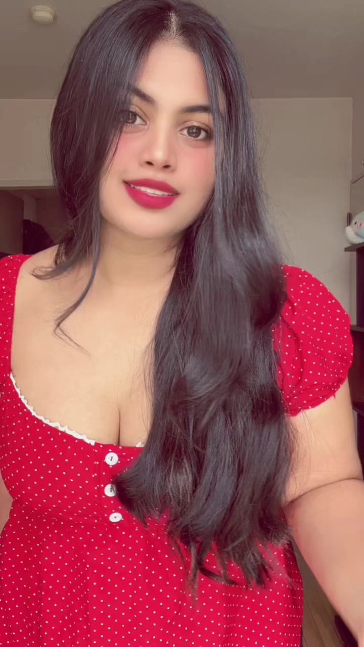 @Divya ᥫ᭡✨