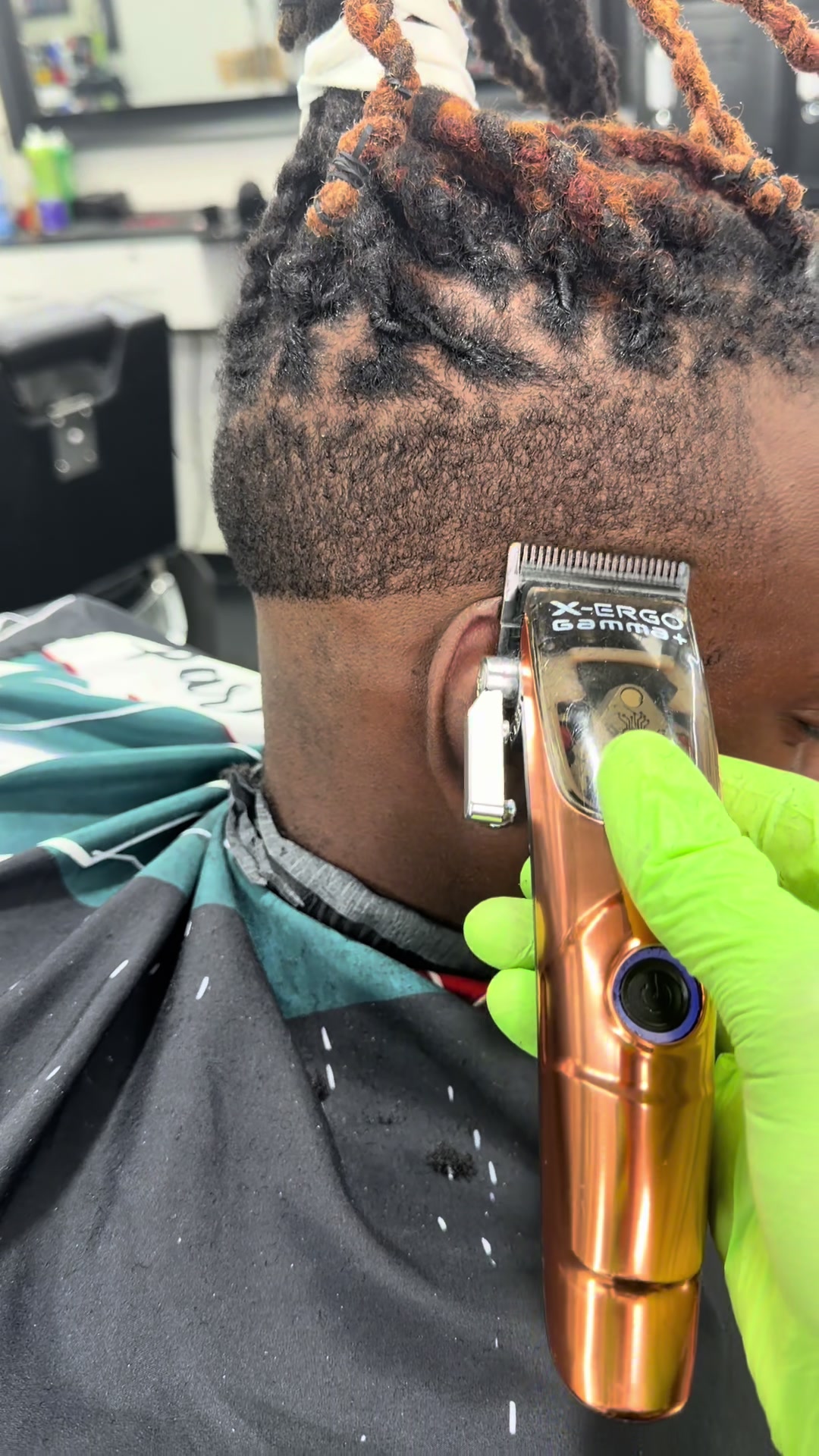 @VEL CUTZ