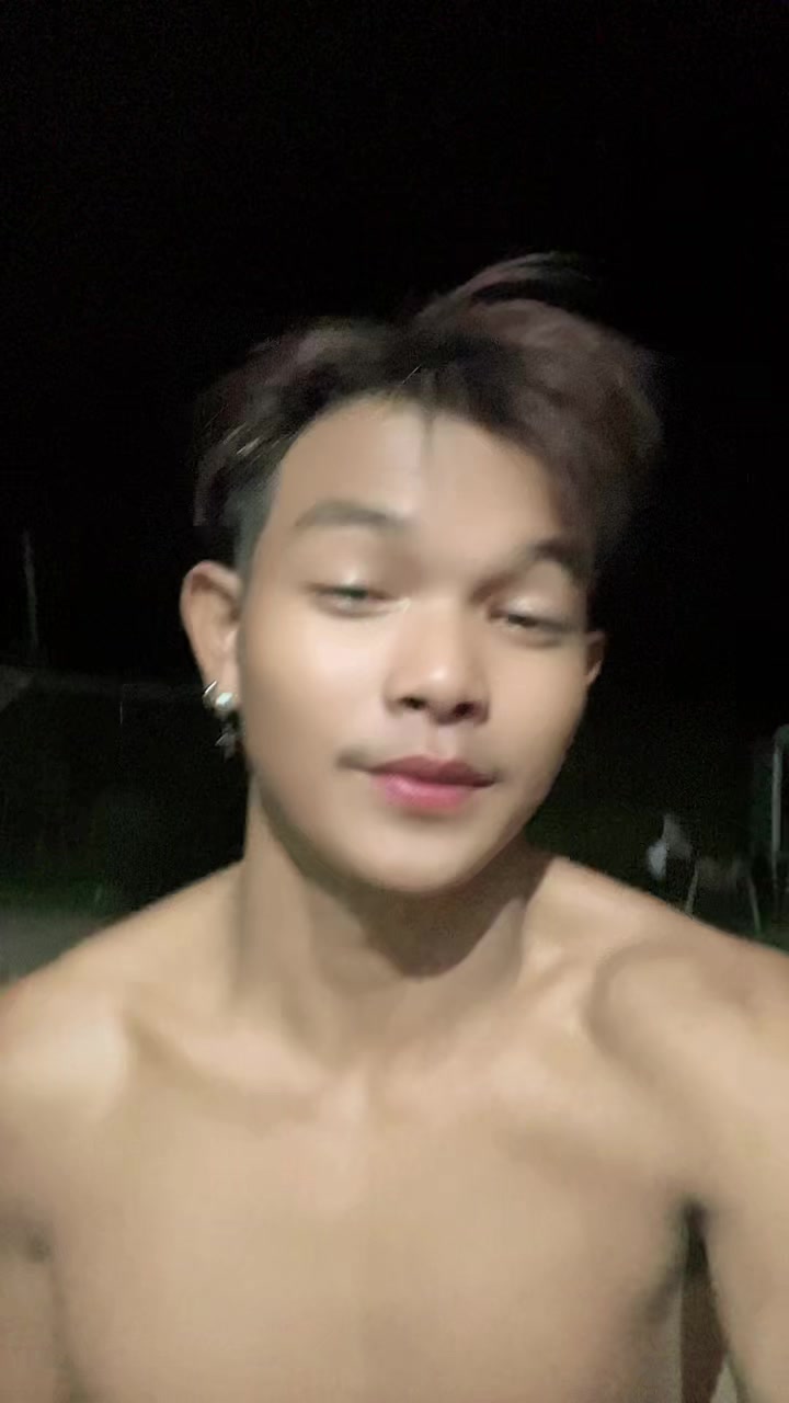 @បូរ ទំនើង