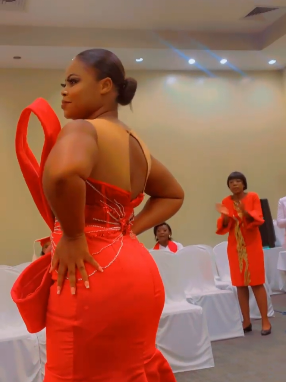 @OKENDIA COUTURE