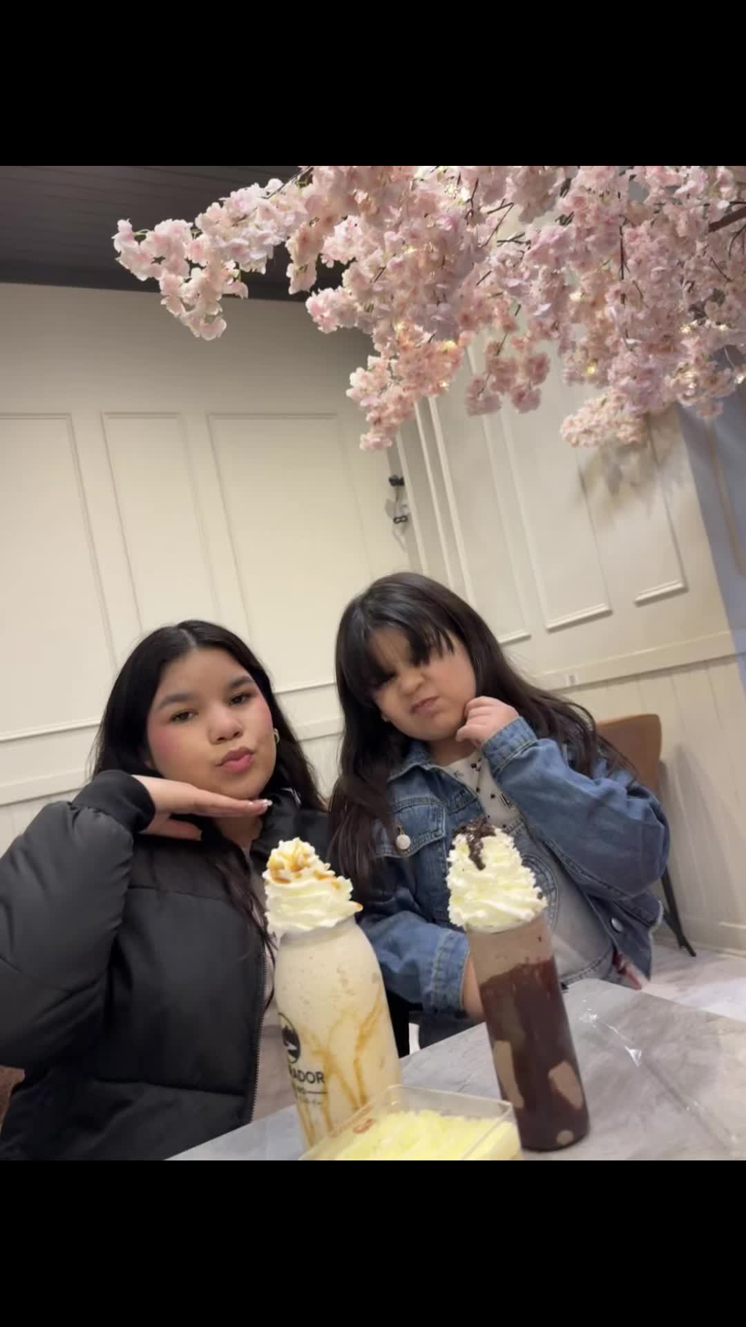 @Ana@