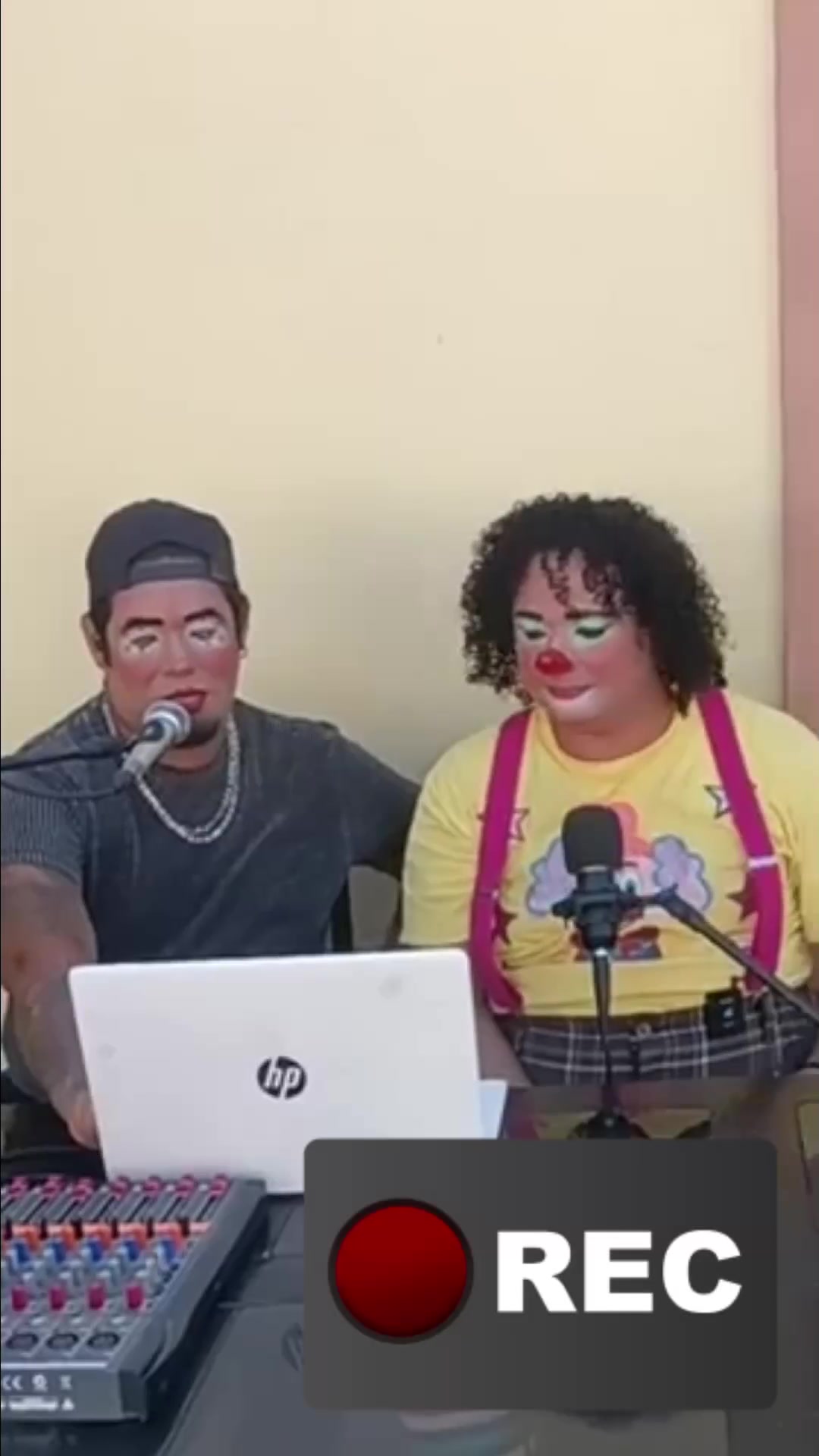 @hijos de su rep&uacute;blica payasa
