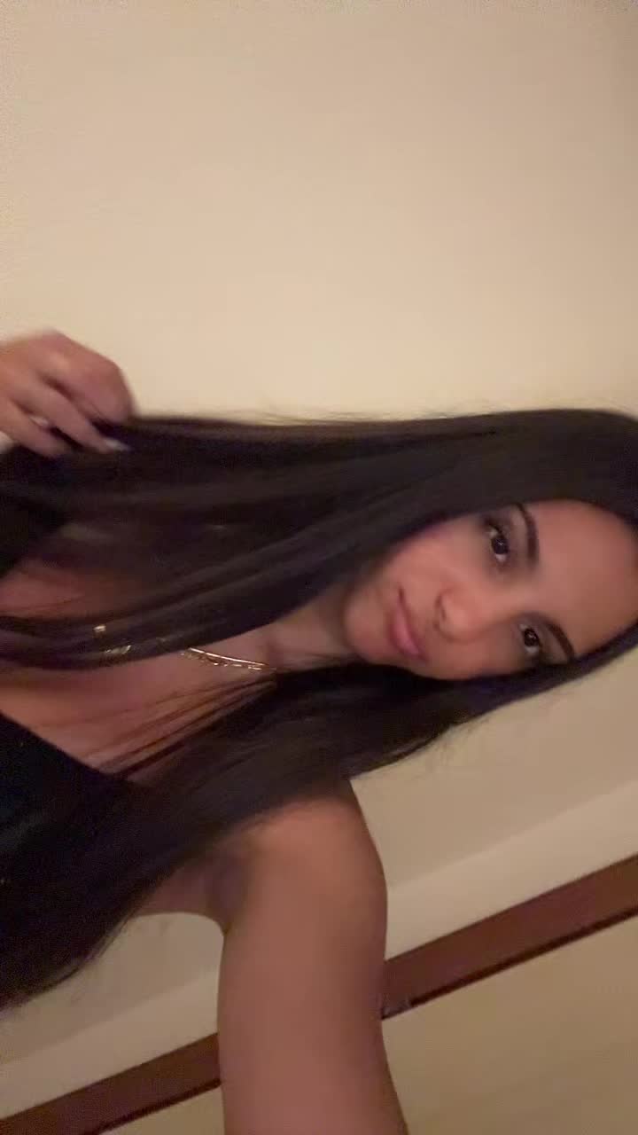 @Thereal𝓵𝓪𝓿𝓲𝓷𝓲𝓪💋