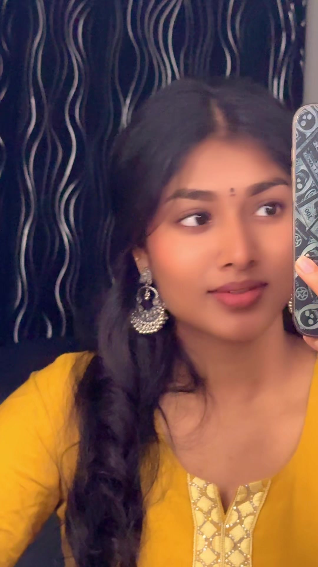 @sanuja(^&bull;.&bull;^)