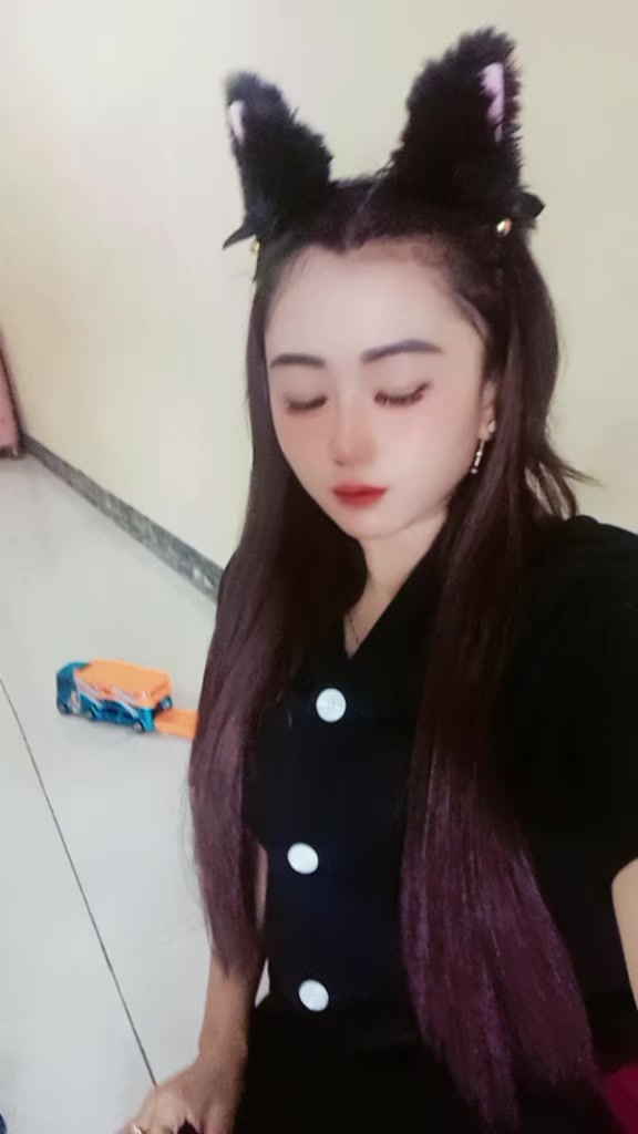 @Vhira