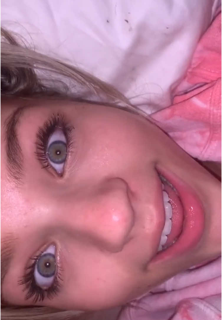 @notsofialianna