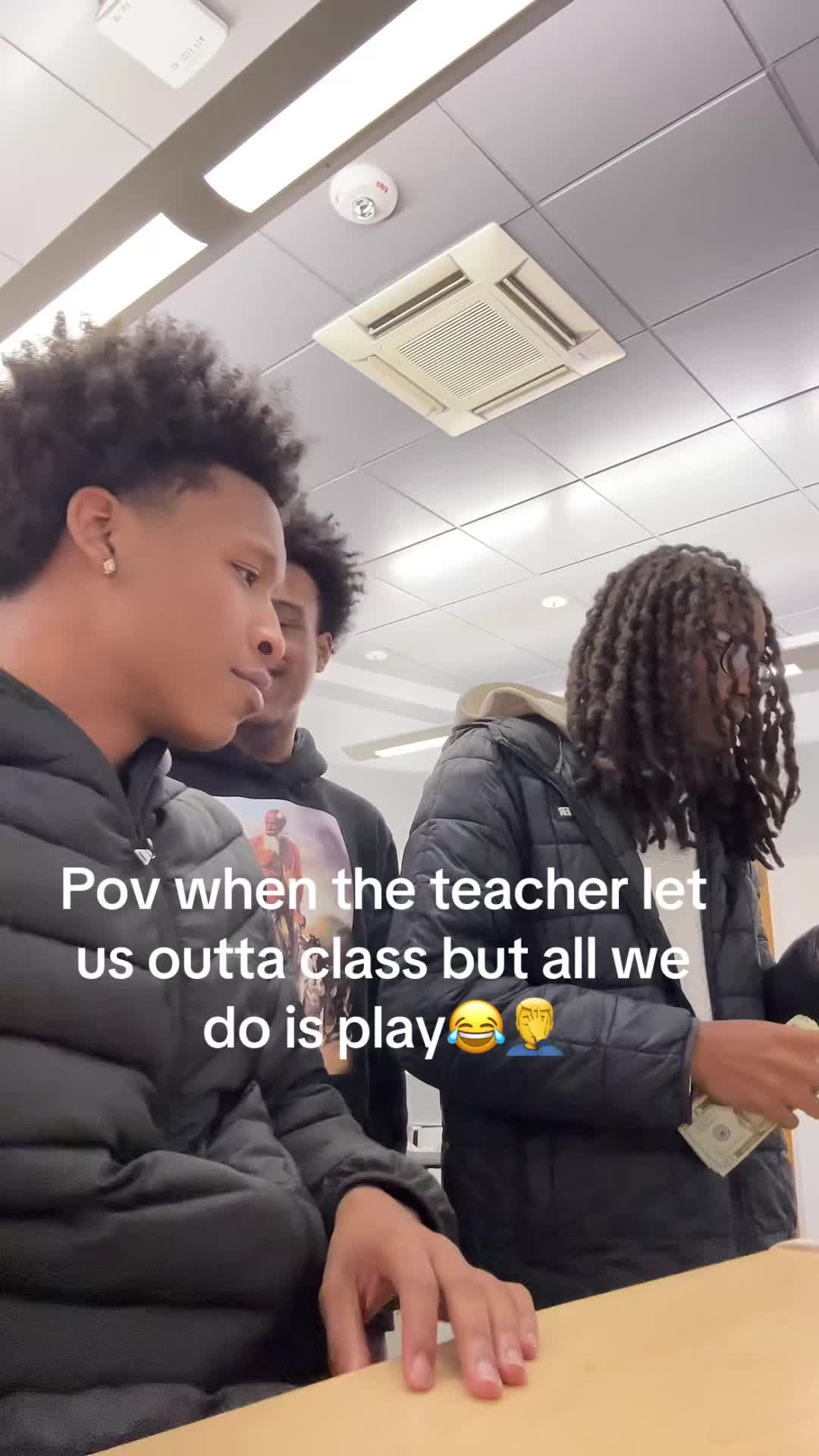 @Papejunkie