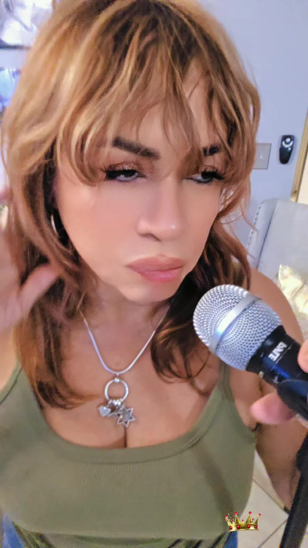 @Queen