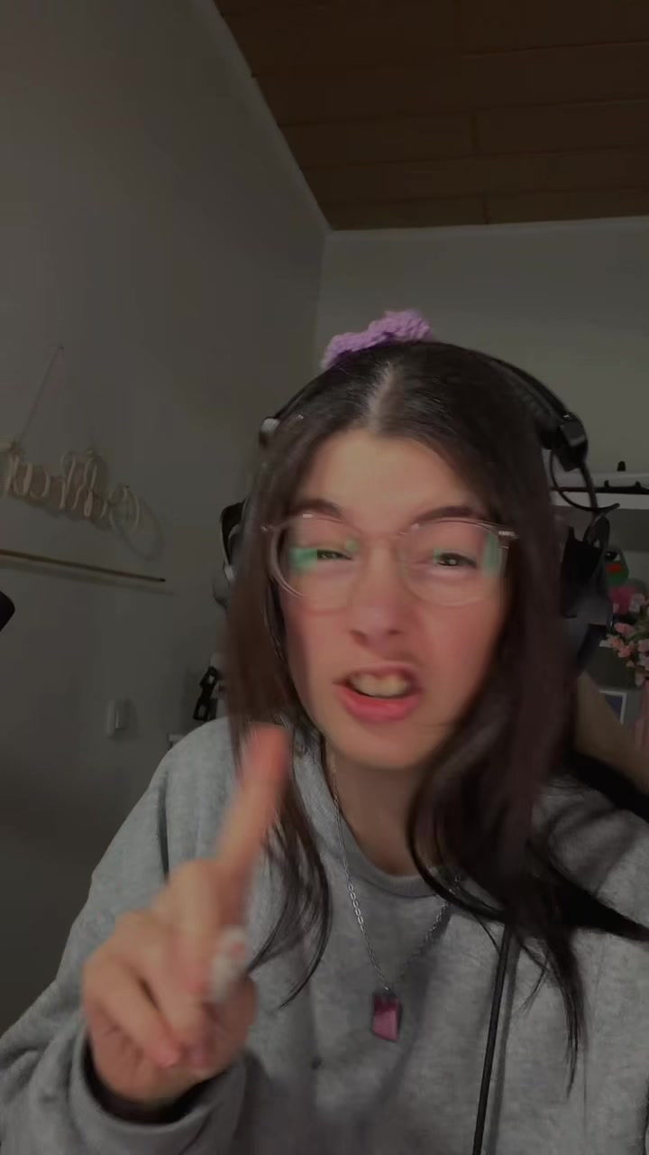 @OchHanna | Streamerin