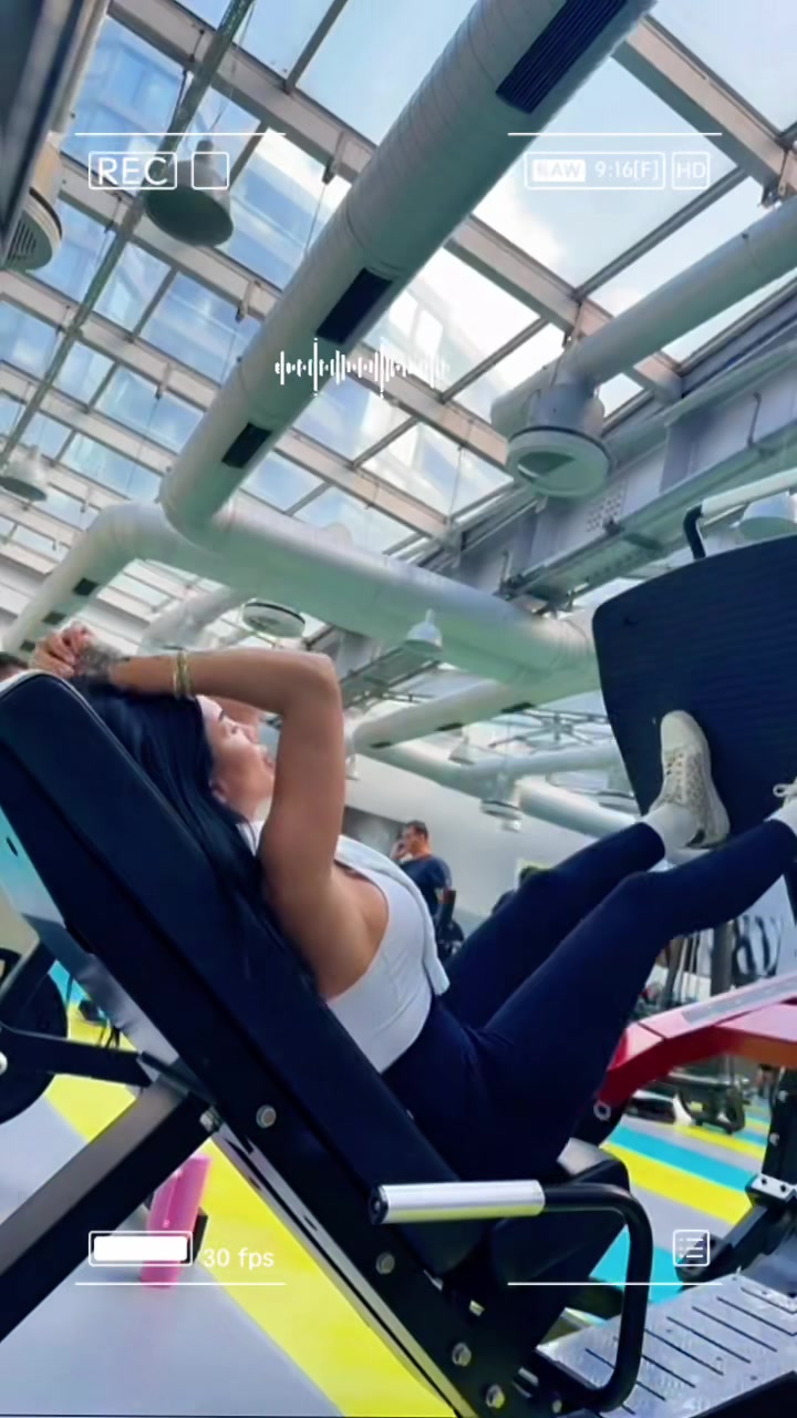 @MELEK ÖZÇAĞAN💎