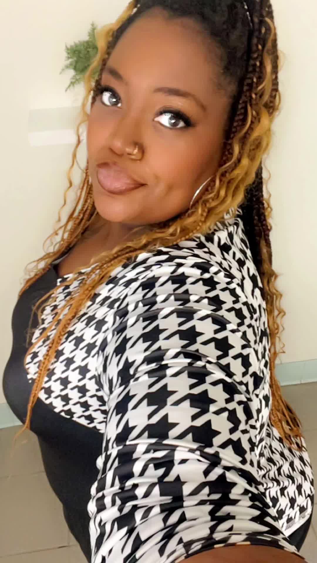 @TheeMy4Kingz