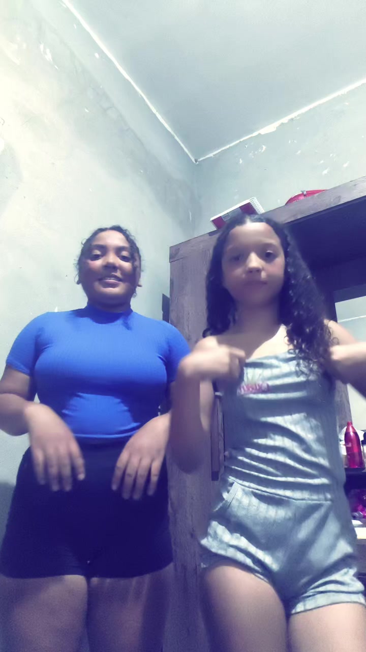 @Mariahozana_