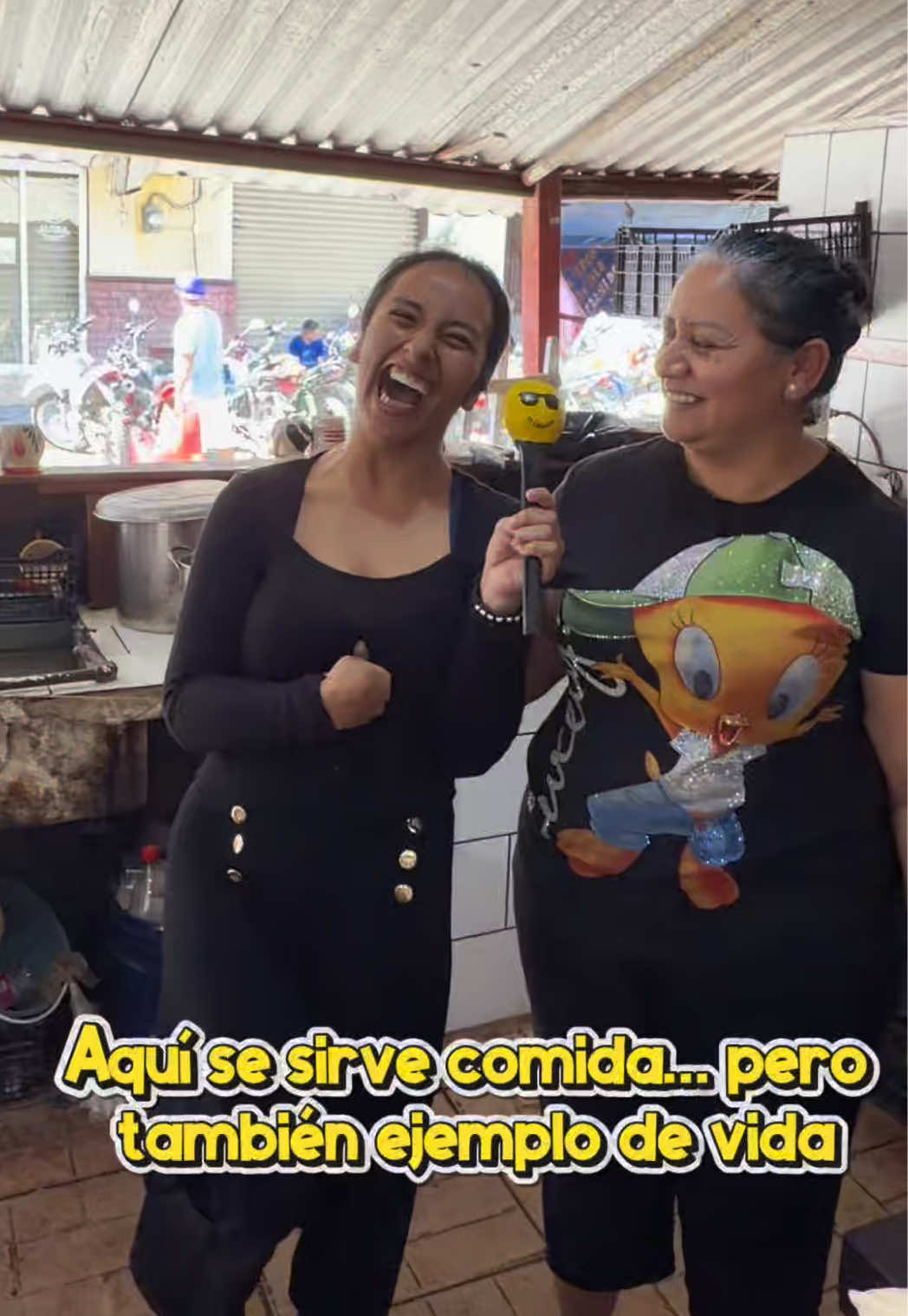 @LacomederaMex