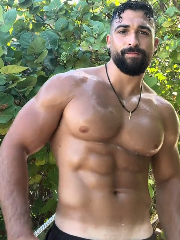 @Hot Men Hunter