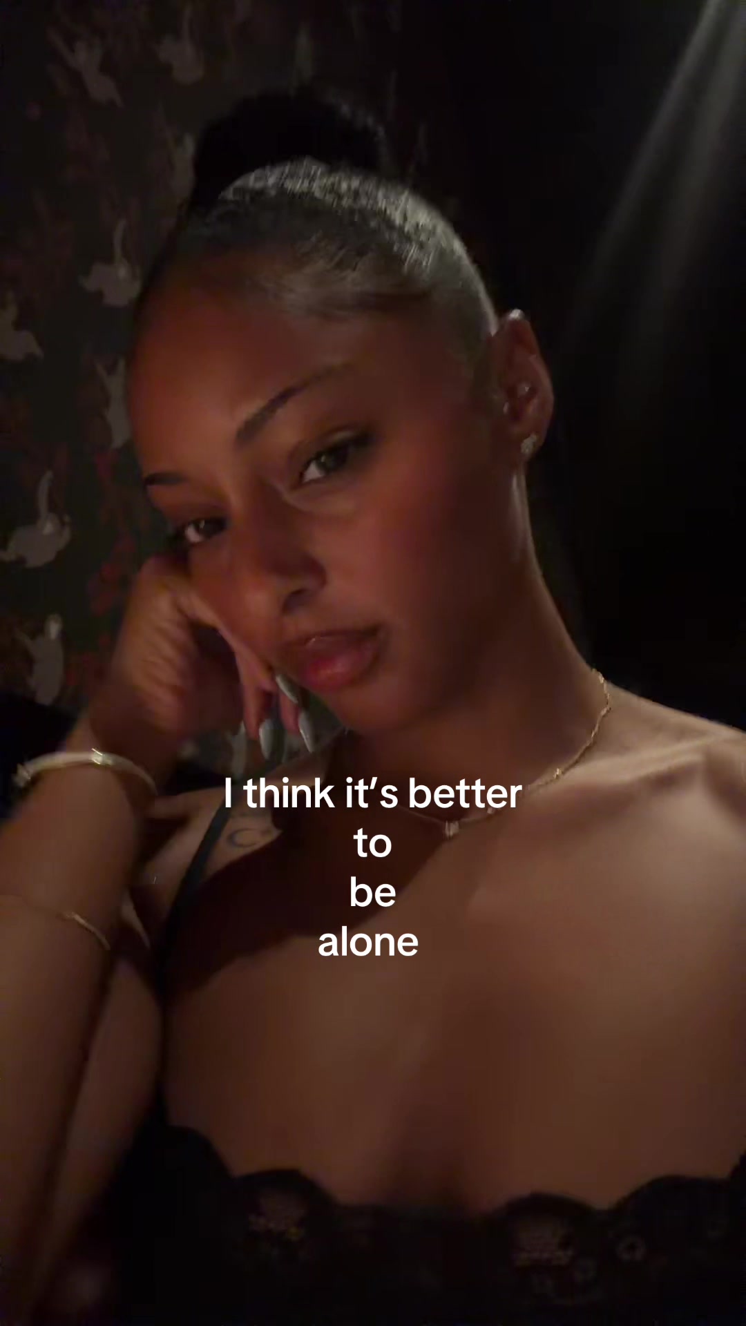 @ah-lay-nah