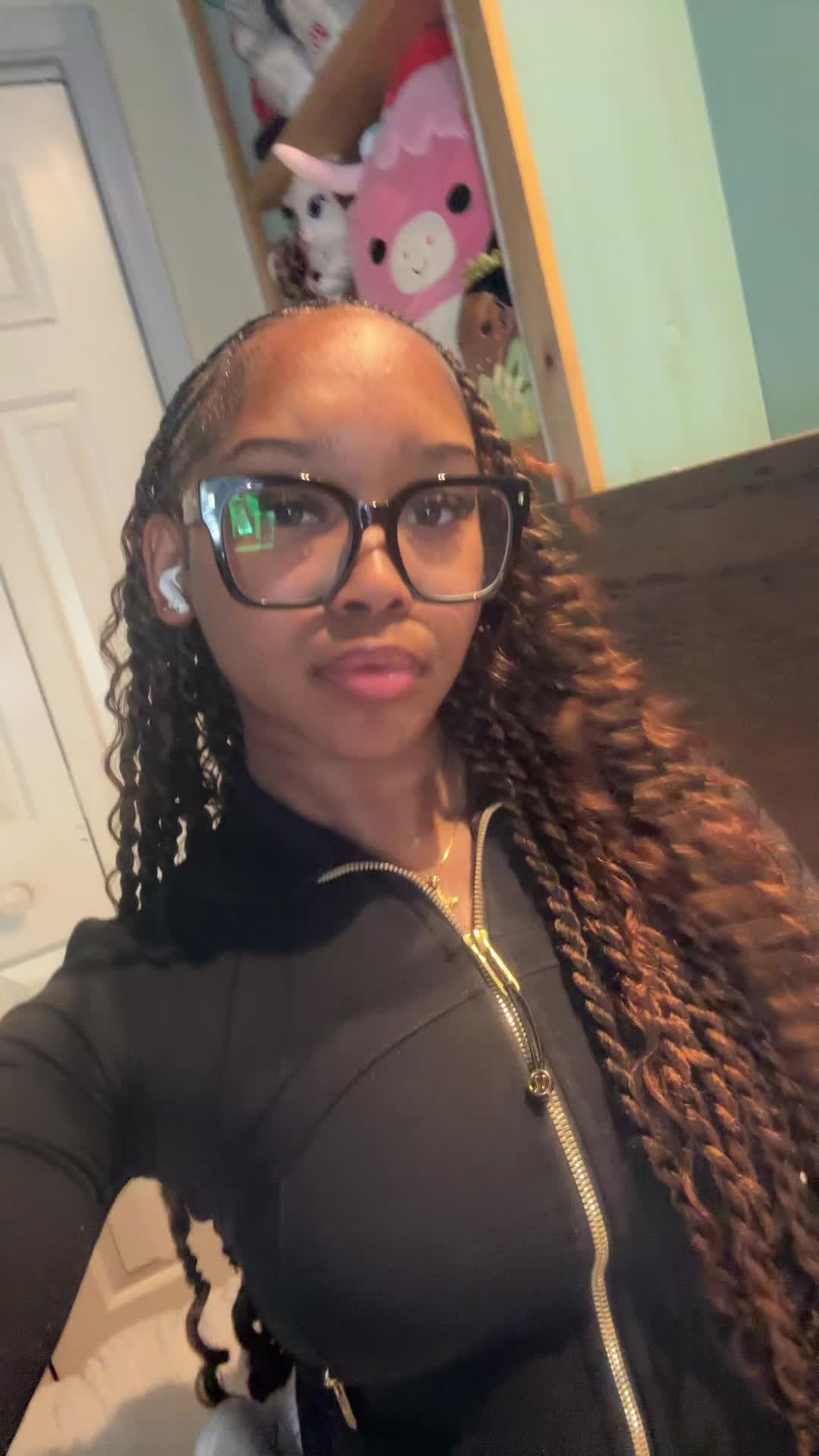 @keepyoureyesoffofme