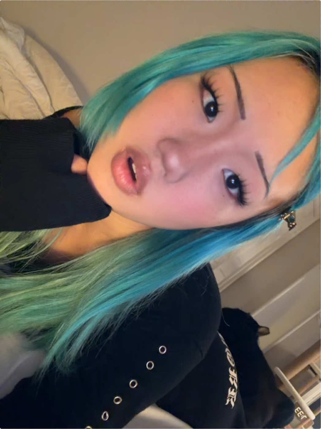 @clitterbomb🪽