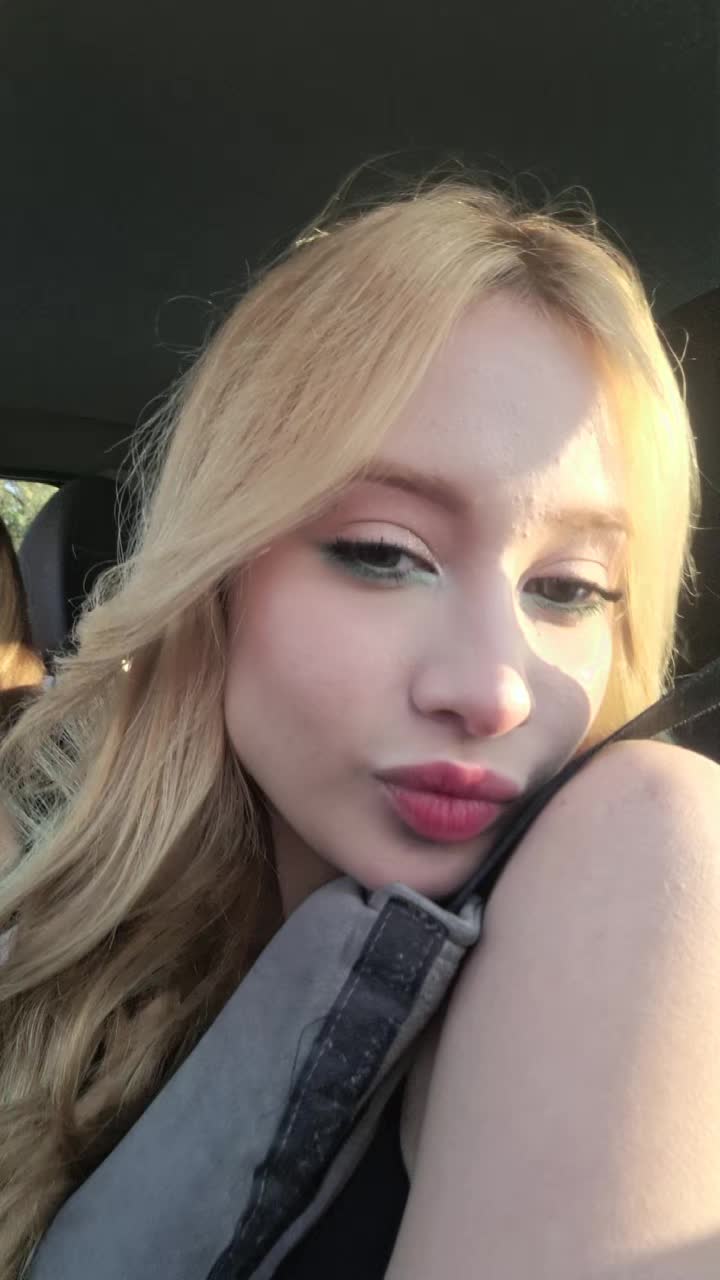 @Adriana Alanis