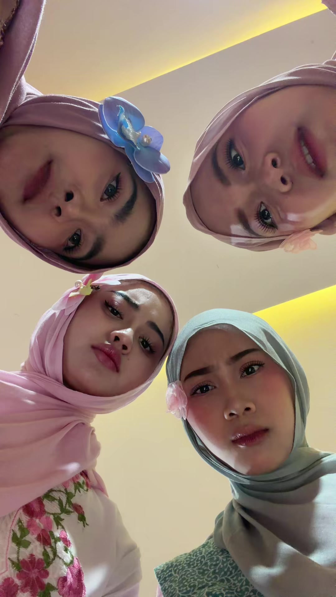 @NAMANYA RAHAS🦕